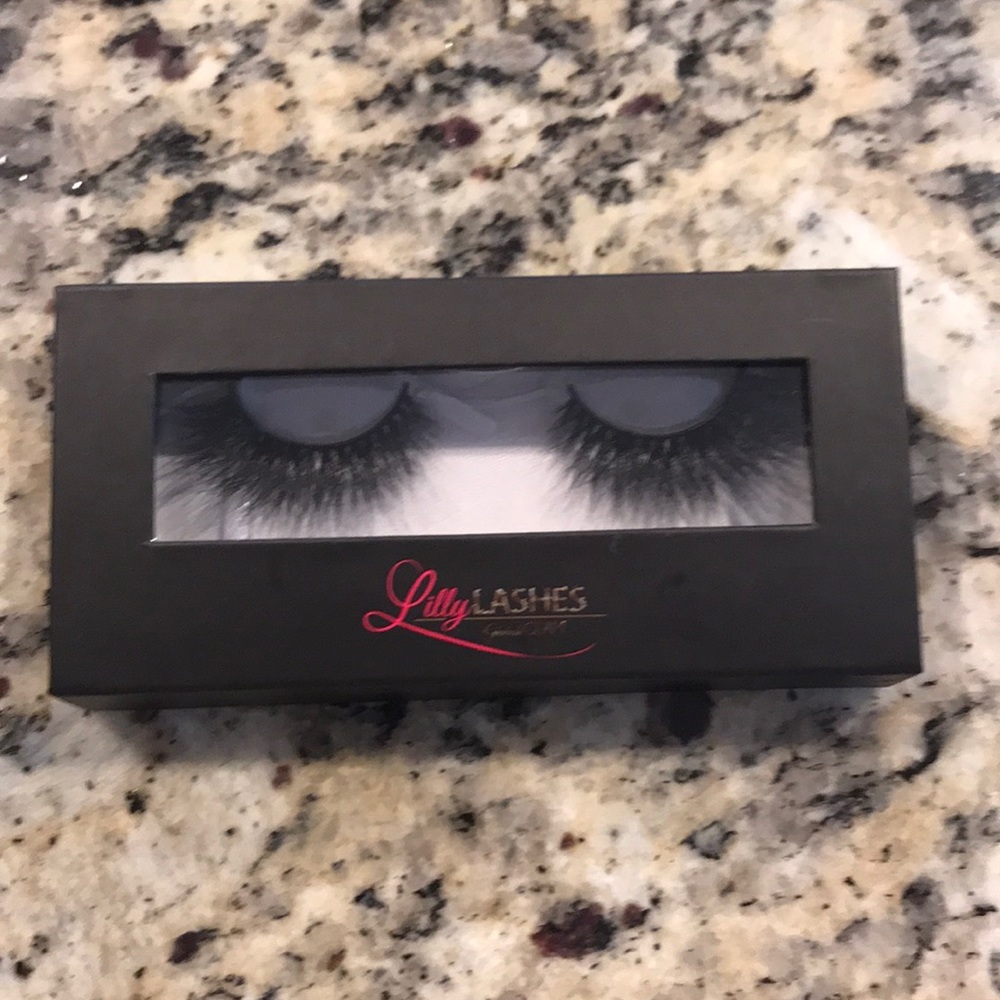 Lilly lashes